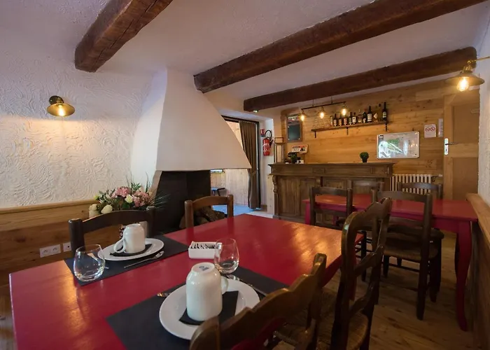 Du Bachelard 2* Uvernet-Fours