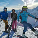 Du Bachelard Hotell 2*