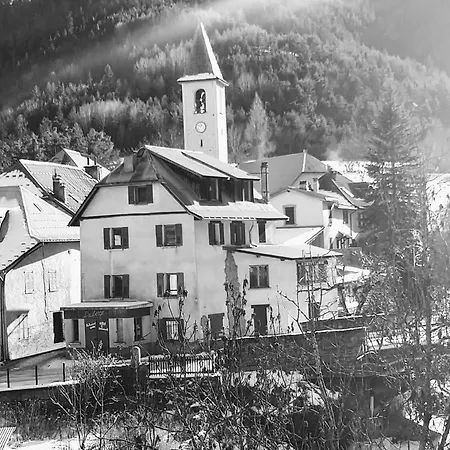 Du Bachelard Uvernet-Fours