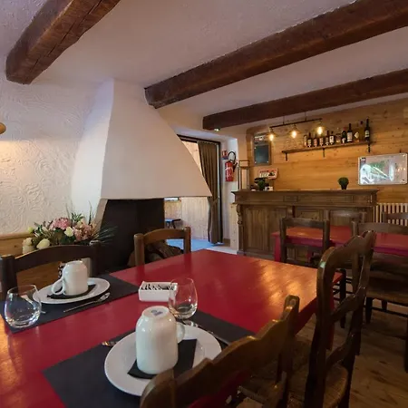 Du Bachelard 2* Uvernet-Fours