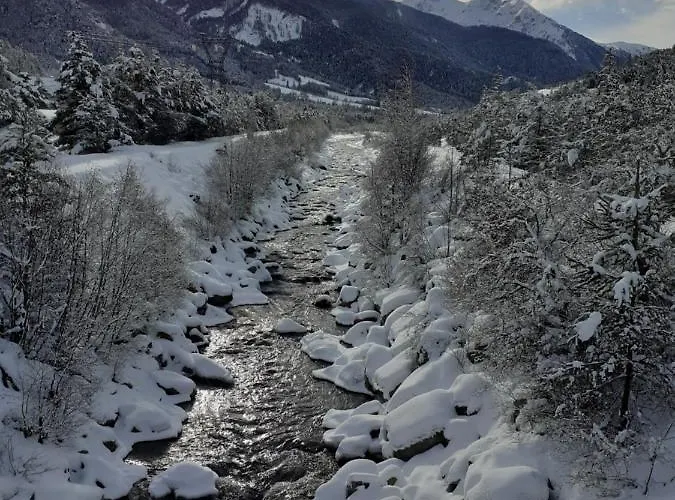 Du Bachelard Hotel 2*