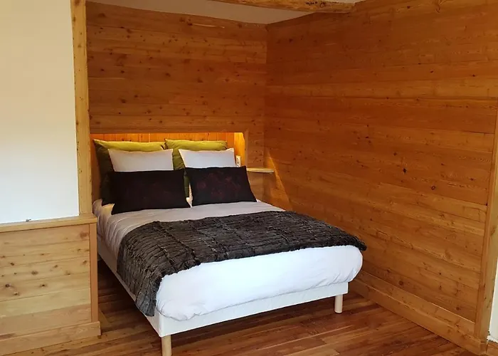 Du Bachelard 2* Uvernet-Fours