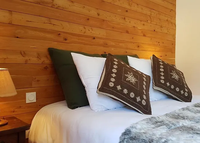 Du Bachelard Hotel 2*